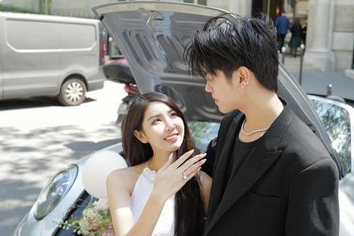 Danh tính 'dâu rể triệu đô' với dàn siêu xe hoành tráng gây sốt cộng đồng mạng