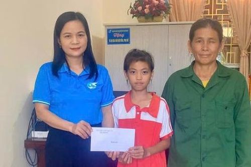 Trao 5 suất học bổng Mottainai cho trẻ em bị ảnh hưởng bởi tai nạn giao thông ở Thái Nguyên