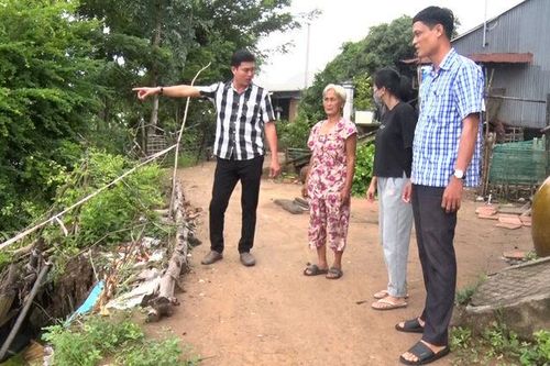 Phú Tân tăng cường giải pháp phòng, chống sạt lở