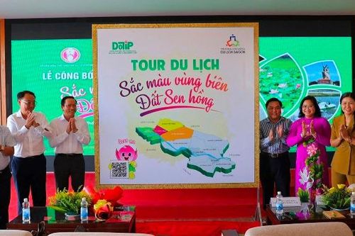 Hấp dẫn tour du lịch sắc màu vùng biên – Đất Sen hồng