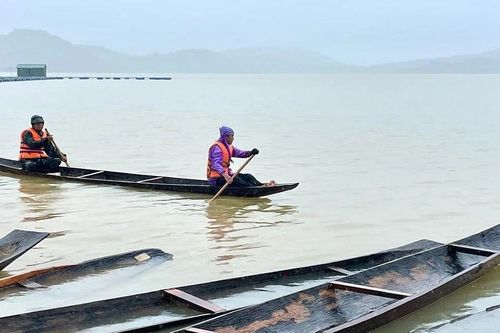 Đua thuyền độc mộc trên sông Pô Cô: Sẵn sàng khai hội