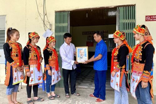 Đồng bào Dao một lòng theo Đảng