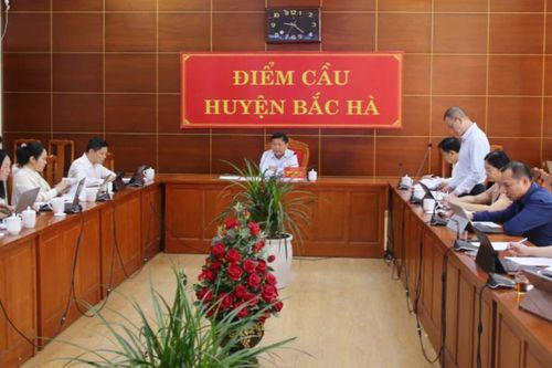Phó Chủ tịch UBND tỉnh Nguyễn Trọng Hài làm việc với huyện Bắc Hà về tiến độ giải ngân vốn đầu tư công và chính sách hỗ trợ nhà ở