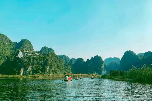 Pioneer Sail Travel: Khám phá vẻ đẹp Việt Nam muôn màu!