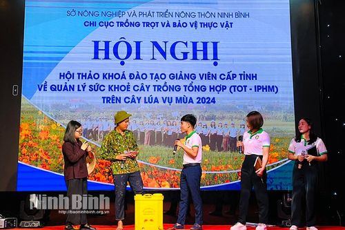 Bế giảng Khóa đào tạo giảng viên cấp tỉnh về quản lý sức khỏe cây trồng tổng hợp