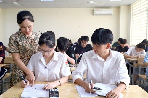 Thi đua học và làm theo Bác