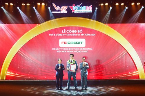 FE CREDIT khẳng định vị thế dẫn đầu trong Top 5 Công ty uy tín ngành Tài chính năm 2024