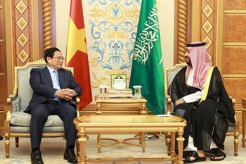 Đề nghị Saudi Arabia xem xét xây dựng trung tâm trung chuyển, dự trữ dầu thô tại Việt Nam