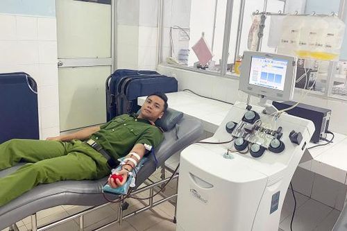 Thượng úy Công an giành giải Nhất tại Hội thi Điều lệnh, quân sự, võ thuật hiến tiểu cầu cứu người
