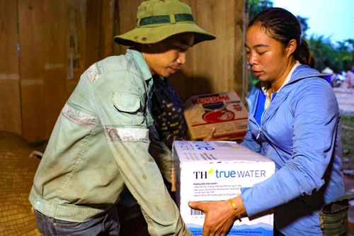 Cá nhân làm từ thiện khi bão lũ phải tuân thủ quy định nào ?