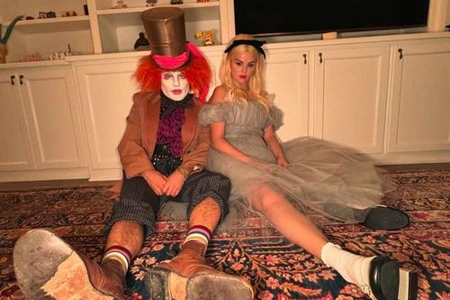 Dàn sao hóa trang đón Halloween: Selena Gomez và bạn trai được khen hết lời