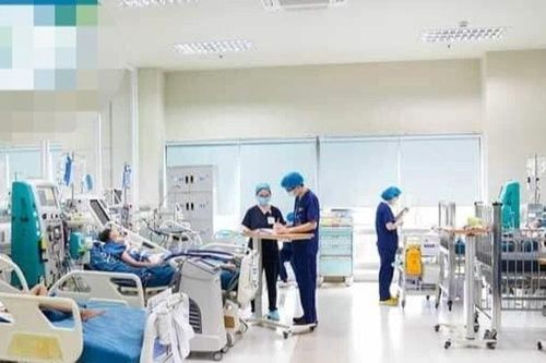 Trẻ nguy kịch vì cha mẹ tự làm bác sĩ