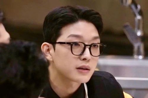 'Đầu bếp hot nhất xứ Hàn' lộ lá thư yêu cầu bạn gái ngủ với người khác