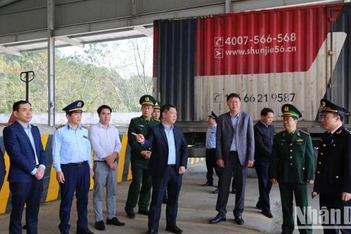 Chuyển biến mới trong hoạt động giao thương hàng hóa qua các cửa khẩu ở Lạng Sơn