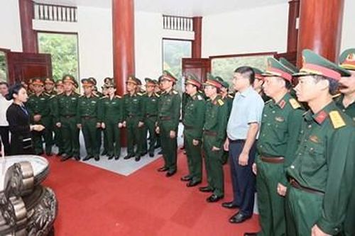 Nâng cao kiến thức, kinh nghiệm thực tiễn cho đội ngũ nhà giáo
