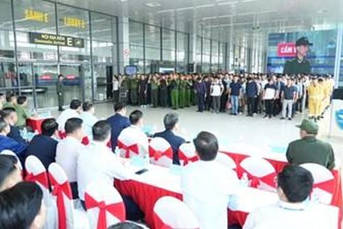 Tổ chức diễn tập ứng phó với tình huống khẩn nguy an ninh tại sân bay Nội Bài