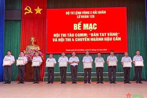 Lữ đoàn 125 hoàn thành tốt hội thi tàu chính quy mẫu mực