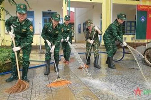 Bộ đội Biên phòng tỉnh Quảng Bình giúp dân ổn định cuộc sống sau lũ