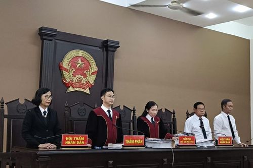 6 bị cáo liên quan đến vụ cháy quán Karaoke làm 32 người thiệt mạng bị tuyên tổng cộng 37 năm tù
