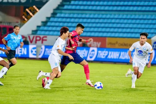 V.League 1- 2024/25: So kè quyết liệt