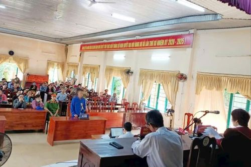 'Lấy mỡ nó rán nó'!