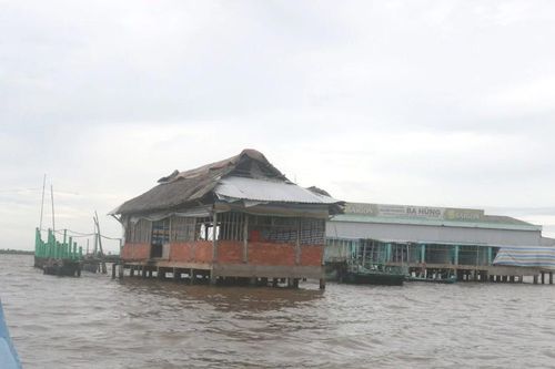 Ngang nhiên xà xẻo, lấn chiếm đầm, hồ, kênh rạch