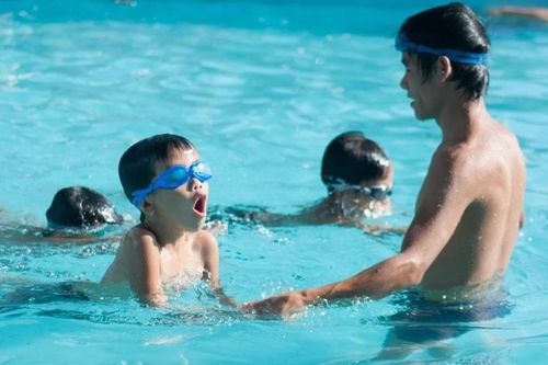 Hà Nội phát động phong trào tập luyện môn bơi cho học sinh