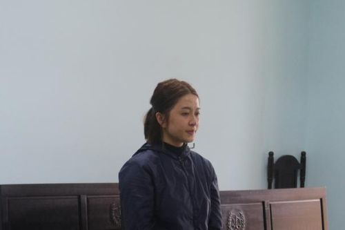 Nợ nần chồng chất, nhân viên ngân hàng đi lừa đảo