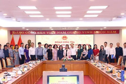 Kiểm tra công tác phổ biến pháp luật tại Thông tấn xã Việt Nam