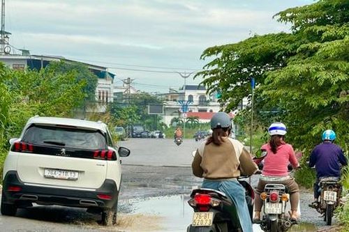 Cận cảnh tuyến đường 'đau khổ' ở Quảng Ngãi