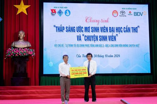 Phân bón Cà Mau trao học bổng 'Thắp sáng Ước mơ sinh viên Đại học Cần Thơ' lần thứ VIII