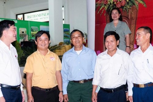 Anh Sơn tổ chức đối thoại giữa Ban Thường vụ Huyện ủy, UBND huyện với bí thư chi bộ, trưởng thôn, bản, tổ dân phố