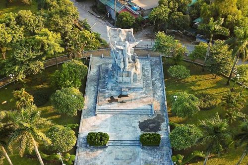 Giữ vững ngọn lửa Xô Viết trên 'Thành phố Đỏ' kiên cường