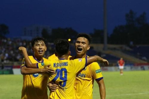 SLNA với bài toán vượt thoát đáy bảng