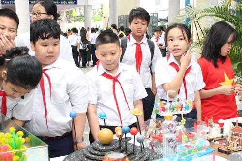 Đà Nẵng: Truyền cảm hứng theo đuổi đam mê khoa học cho học sinh các cấp