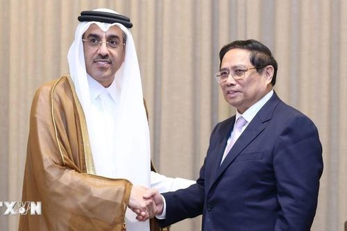 Thủ tướng Phạm Minh Chính tiếp Lãnh đạo Bộ Lao động Qatar