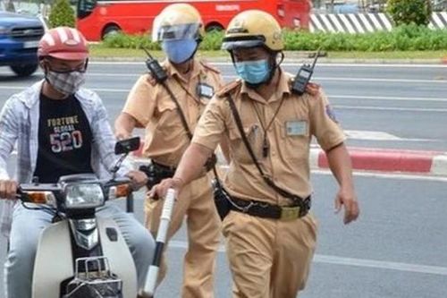 Những trường hợp cảnh sát giao thông được dừng xe từ 1/1/2025, ai cũng nên biết