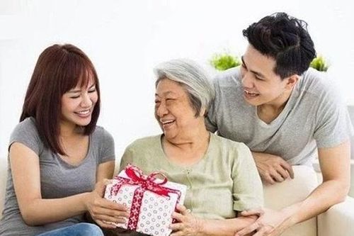 Ngày đầu trở về sau tuần trăng mật, phát hiện 'âm mưu' của vợ với mẹ chồng