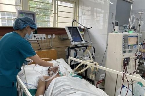 Mỗi năm có hàng trăm người phải cấp cứu vì thuốc lá điện tử