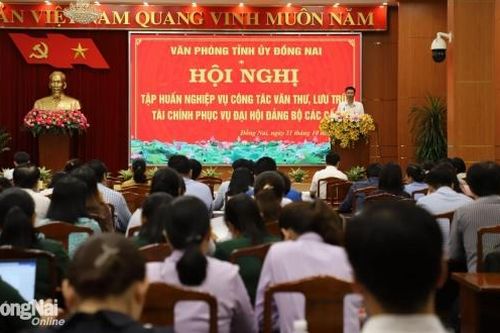 Tập huấn công tác văn thư, lưu trữ, tài chính phục vụ Đại hội Đảng bộ các cấp