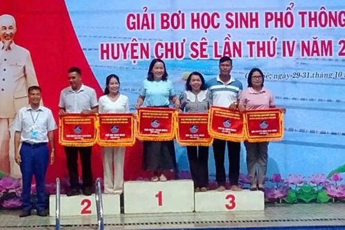 Trường Tiểu học Hùng Vương nhất giải bơi học sinh phổ thông huyện Chư Sê lần thứ IV ở bậc tiểu học