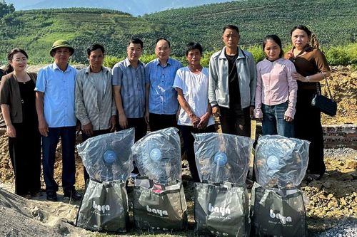 Ủy ban Mặt trận Tổ quốc tỉnh kiểm tra tiến độ xây dựng nhà cho các hộ dân bị sập nhà hoàn toàn tại huyện Bát Xát