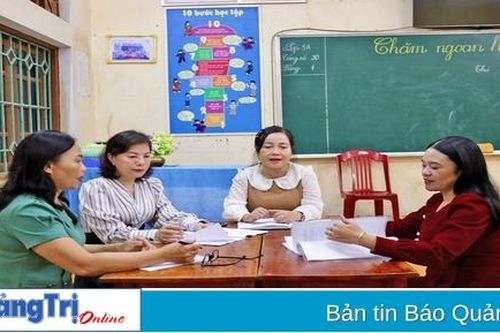 Mở ra con chữ, khép lại đói nghèo