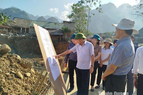Đồng chí Phó Chủ tịch UBND tỉnh Nguyễn Thế Giang kiểm tra công trình khắc phục hậu quả thiên tai tại Lâm Bình