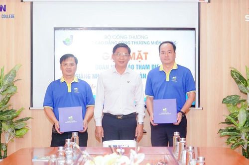 Trường CĐ Công Thương miền Trung: Gặp mặt Đoàn nhà giáo tham dự Hội giảng tại Quảng Ninh