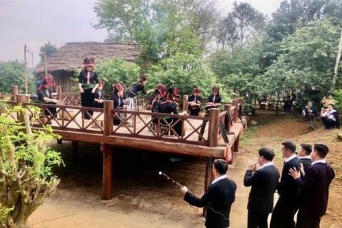 Về miền di sản tinh hoa và bản sắc