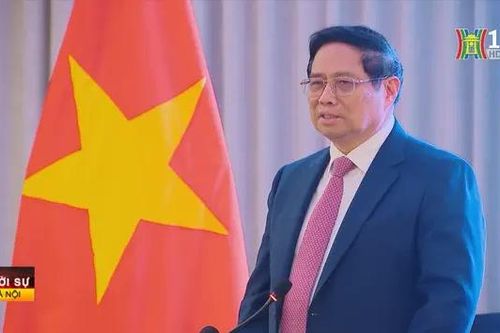 Thủ tướng Phạm Minh Chính gặp gỡ kiều bào tại Qatar