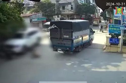 Điều tra vụ ô tô mất lái làm 4 người thương vong