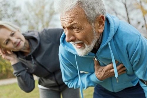 3 nhóm người cần hạn chế đi bộ