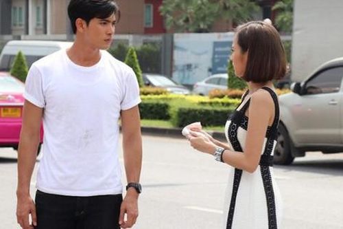Đến dự lễ cưới của vợ cũ sau 5 năm ly hôn, tôi sửng sốt khi thấy bụng cô ấy đã nhô lên, về nhà mà thất thần